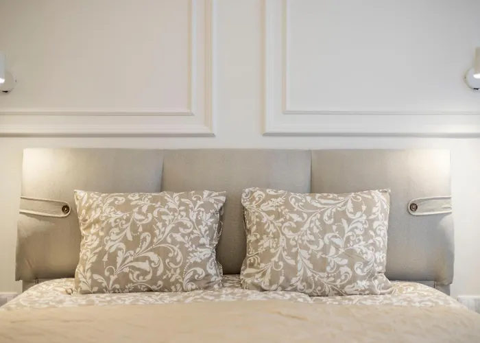 Luxurious 4bedrm 3bathrm W/ Balcony * Budapeszt