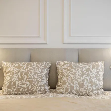 Luxurious 4bedrm 3bathrm W/ Balcony * Budapest