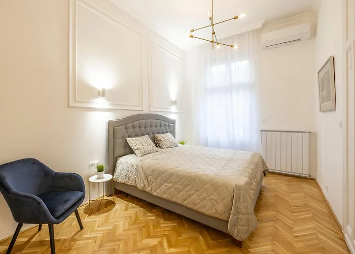 Luxurious 4bedrm 3bathrm W/ Balcony Appartement Budapest