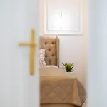 Luxurious 4bedrm 3bathrm W/ Balcony * Budapest