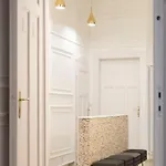 Luxurious 4bedrm 3bathrm W/ Balcony * Budapest