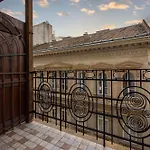 Apartamento Luxurious 4bedrm 3bathrm W/ Balcony