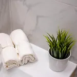 Luxurious 4bedrm 3bathrm W/ Balcony