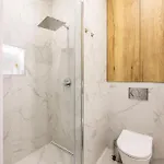 Luxurious 4bedrm 3bathrm W/ Balcony