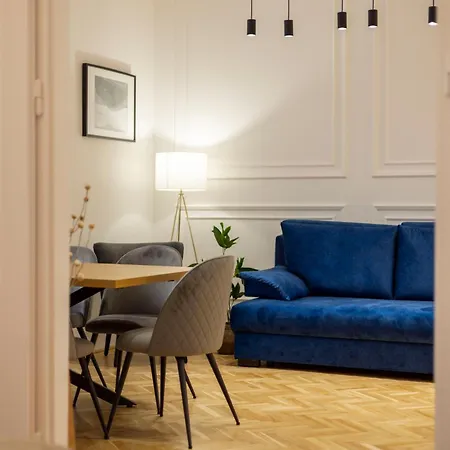 Luxurious 4bedrm 3bathrm W/ Balcony Будапешт