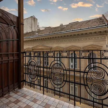 Apartmán Luxurious 4bedrm 3bathrm W/ Balcony