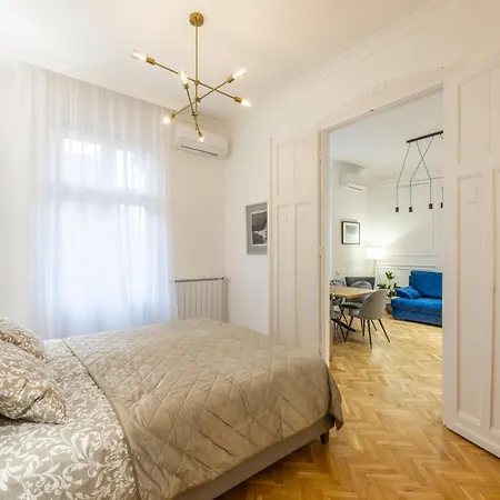 Apartmán Luxurious 4bedrm 3bathrm W/ Balcony *